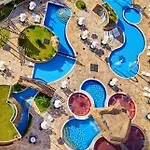 Apto 3 Quartos No Golden Dolphin